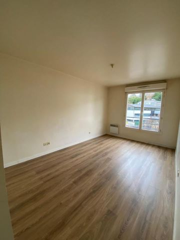 Location Appartement 2 pièces 45m² ISSY LES MOULINEAUX 92130 - Photo 2