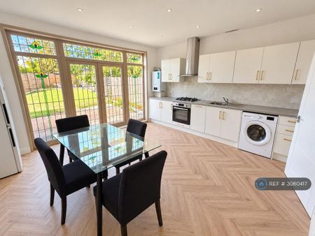 5 bedroom terraced house to rent - Photo 3