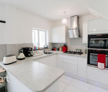 4 bedroom terraced house to rent - Photo 6