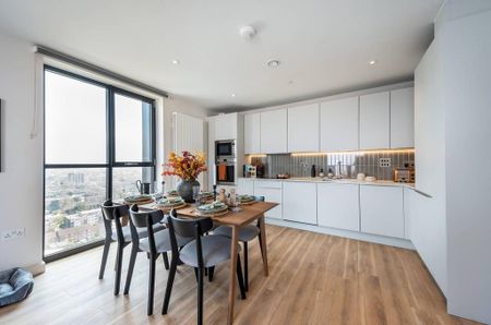 3 bedroom flat to rent - Photo 3
