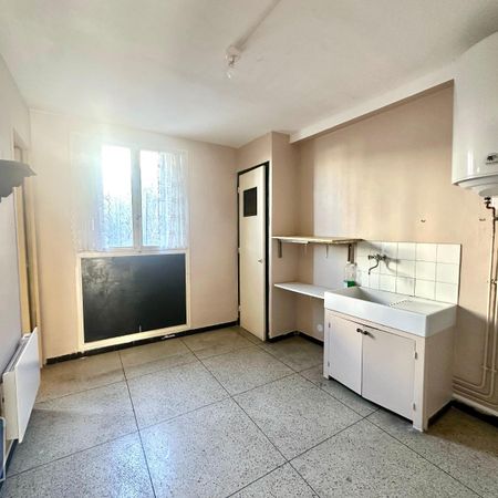 Location Appartement 1 pièce 30m² MARSEILLE 3ème - Photo 4