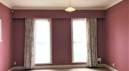 Castle like lifestyle living - Photo 3