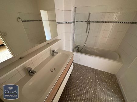 Location Maison 6 pièces 170m² AGEN 47000 - Photo 3