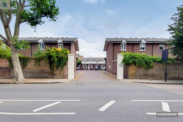 Blyth Close, London, E14 3DU - Photo 1