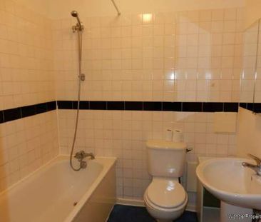 2 bedroom property to rent in London - Photo 5