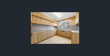 Designer Split Level Living - Photo 3