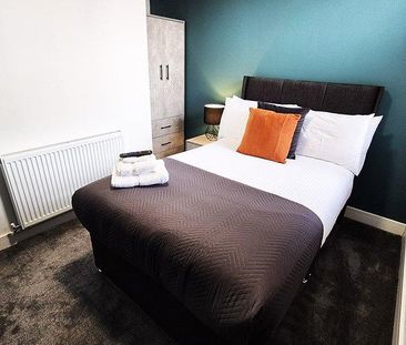 6 bedroom terraced house to rent - Photo 3