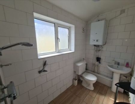 3 Bed Flat, Elmgrove Avenue, BS5 - Photo 5
