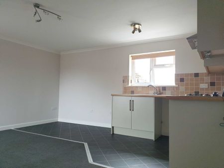 High Street, Selsey - Photo 4