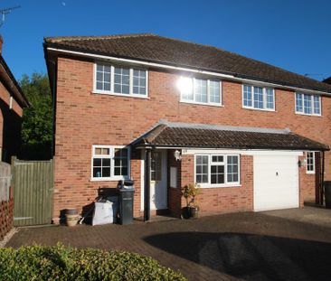 4 bedroom semi-detached house to rent - Photo 4