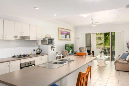 Modern unfurnished apartment close to the CBD - Photo 5