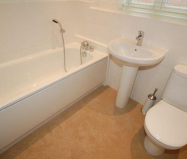 3 bedroom semi-detached house to rent - Photo 5