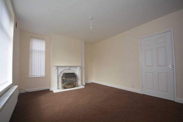 3 bed House - Semi-Detached for Rent - Photo 1
