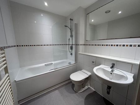 2 bedroom flat to rent - Photo 4