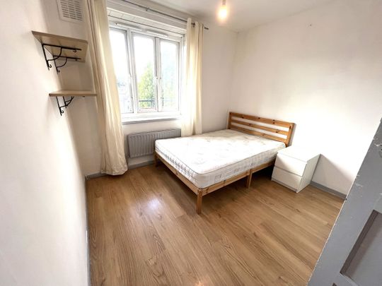 4 Bed Flat, Boughton House, SE1 - Photo 1
