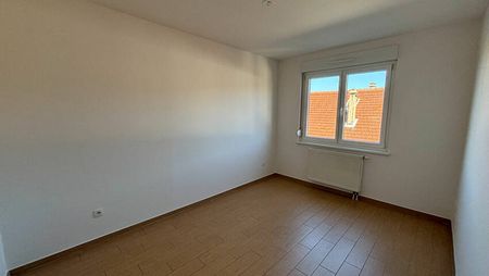Forbach : Appartement 3 pièces, entièrement rénové à louer - Photo 2