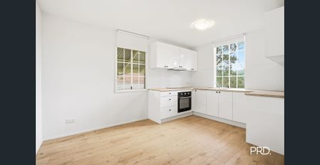 Freshly Renovated 3-Bedroom Duplex - Photo 3
