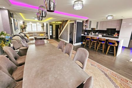 Pear Tree Road, Addlestone, Surrey, KT15 - Photo 4