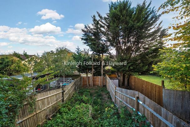 4 bedroom semi-detached house to rent - Photo 1