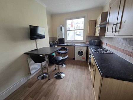 Bedford Square, Brighton - Photo 5