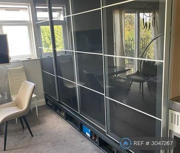 1 bedroom in a house share to rent - Photo 3