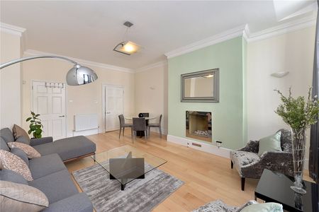 One Bedroom Flat in Grade II Listed Building, Marylebone - Photo 2