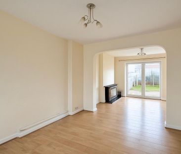 3 bedroom end of terrace house to rent - Photo 4