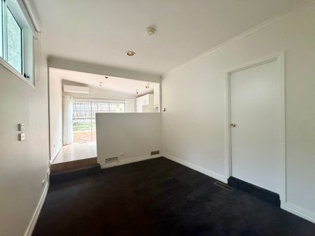 39 Rose Street ARMADALE - Photo 3
