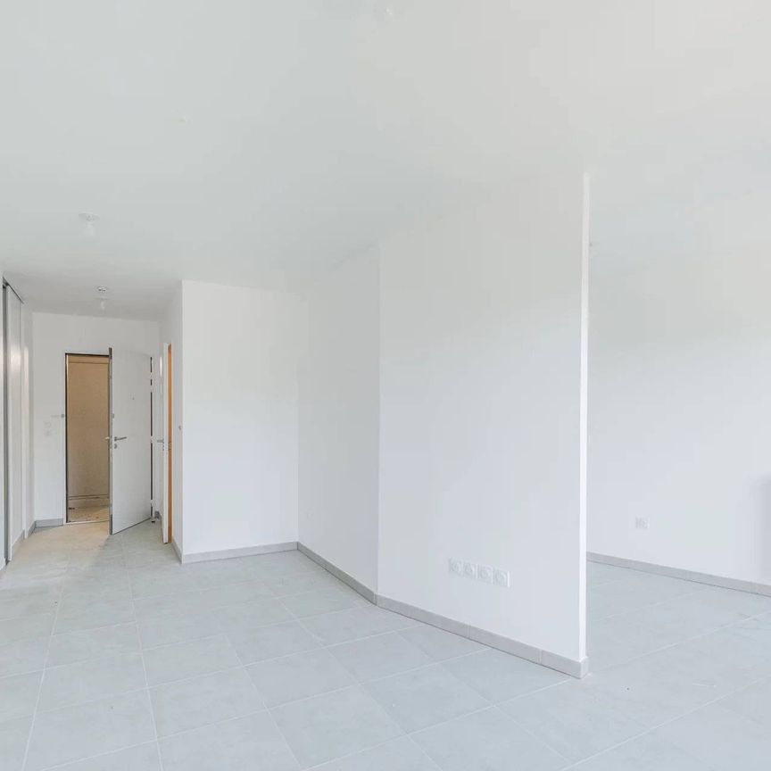 Rental Apartment Bordeaux Saint-Jean - Photo 1