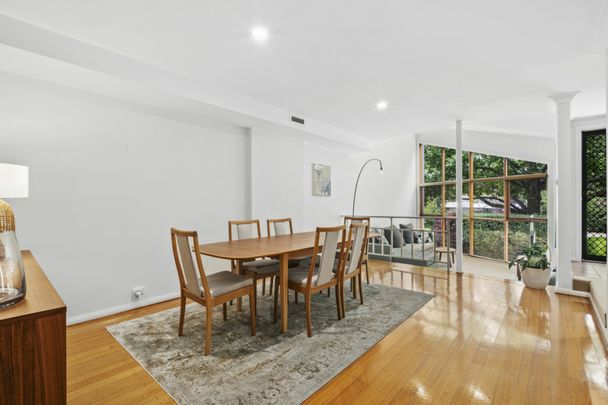 Fully Furnished Townhouse in Campbell - Photo 1