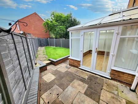 Willowfield Drive, Trentham, Stoke-on-Trent, ST4 - Photo 2