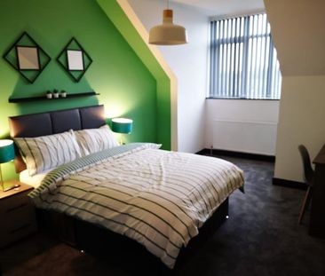 8 Lovely En-suite Double Rooms - Photo 1