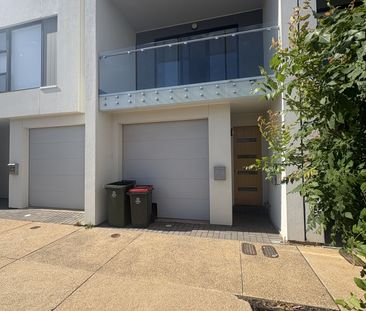 Modern 2-Bedroom Townhouse In Munno Para! - Photo 5