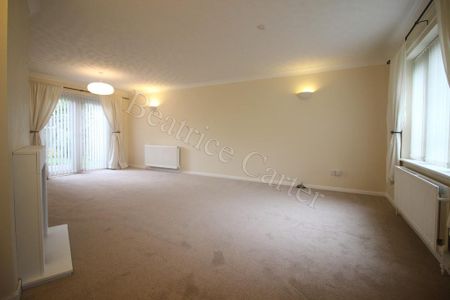3 bedroom detached house to rent - Photo 2
