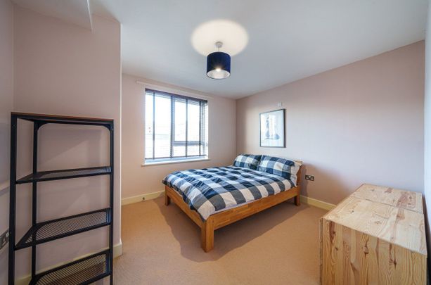 Warner Road, London, SE5 - Photo 1