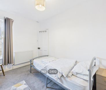 2 bedroom property to rent - Photo 1