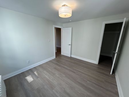 For Lease - 701 Eglinton Avenue Unit# 107, Toronto, Ontario - Photo 2