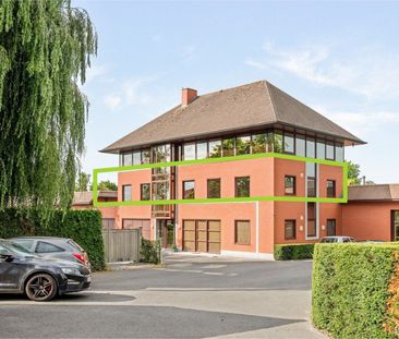 Tweeslaapkamerappartement met ruim terras te huur - Photo 1