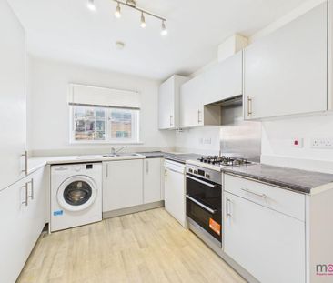 4 bedroom semi-detached house to rent - Photo 4