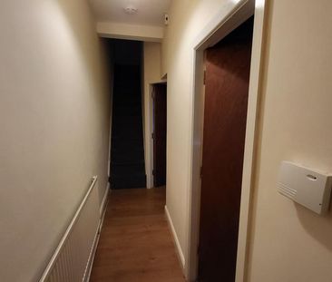 4 bedroom semi-detached house to rent - Photo 4