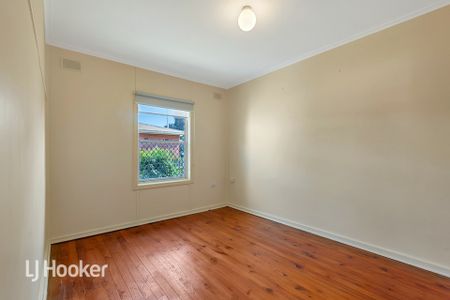 3 Bedroom Semi Home - Photo 4