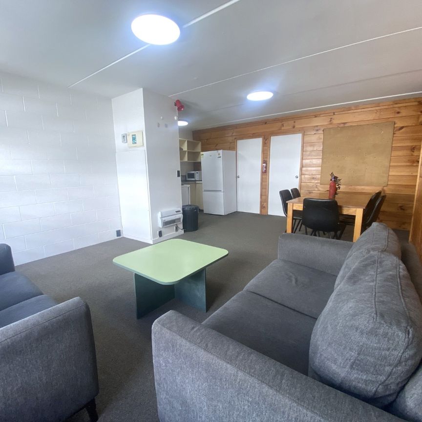 Five bedroom fully furnished apartment - Photo 1