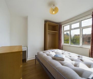 4 bedroom terraced house to rent - Photo 4