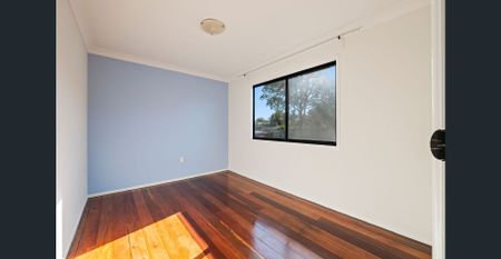Renovated Family Home with Spacious Yard and ample storage - Photo 5