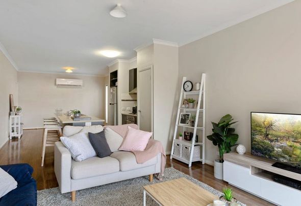 Contemporary Two Bedroom Townhouse! - Photo 1