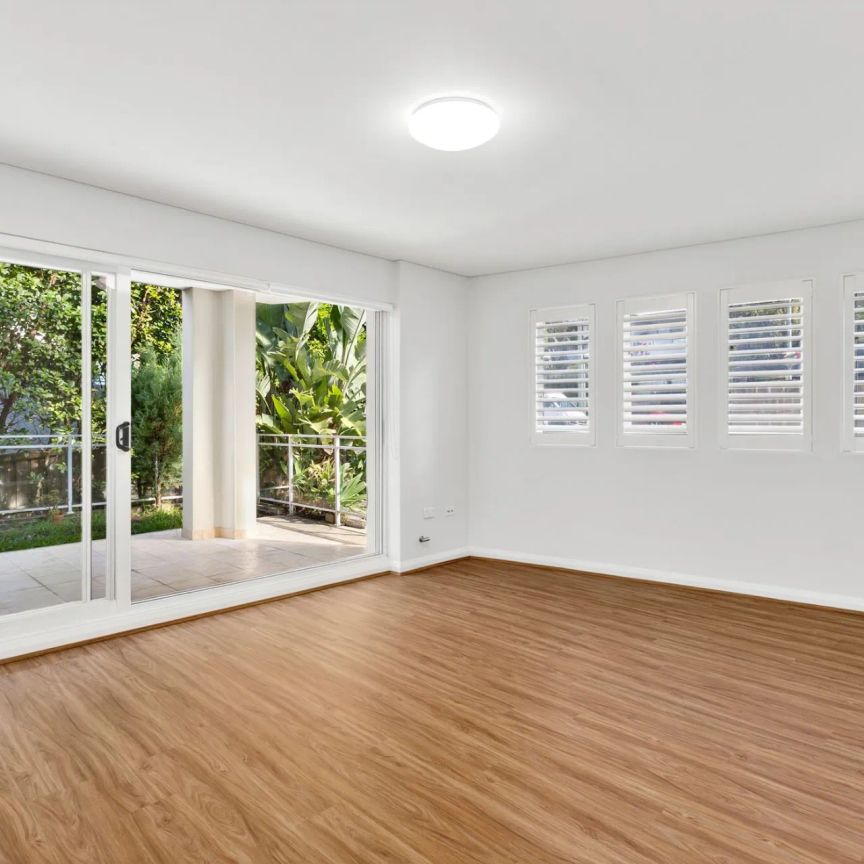 Stunning Designer Two Bedroom Apartment - Photo 1