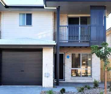 NEAR NEW 3 BEDROOM TOWNHOUSE, AVAILABLE NOW INSPECTIONS BY APPOINTMENT - Photo 1
