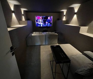 5 bedroom luxury Villa for rent in Nueva Andalucia, Andalusia - Photo 1