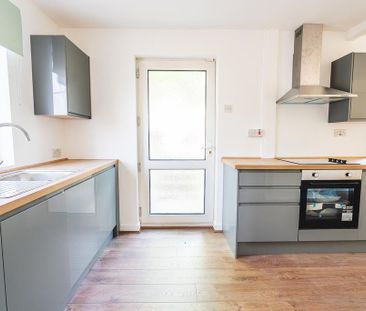 3 bedroom semi-detached house to rent - Photo 5