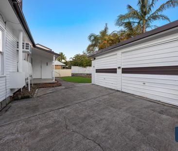 Comfortable Living in a Peaceful Old Valentine Cul-de-Sac - Photo 3